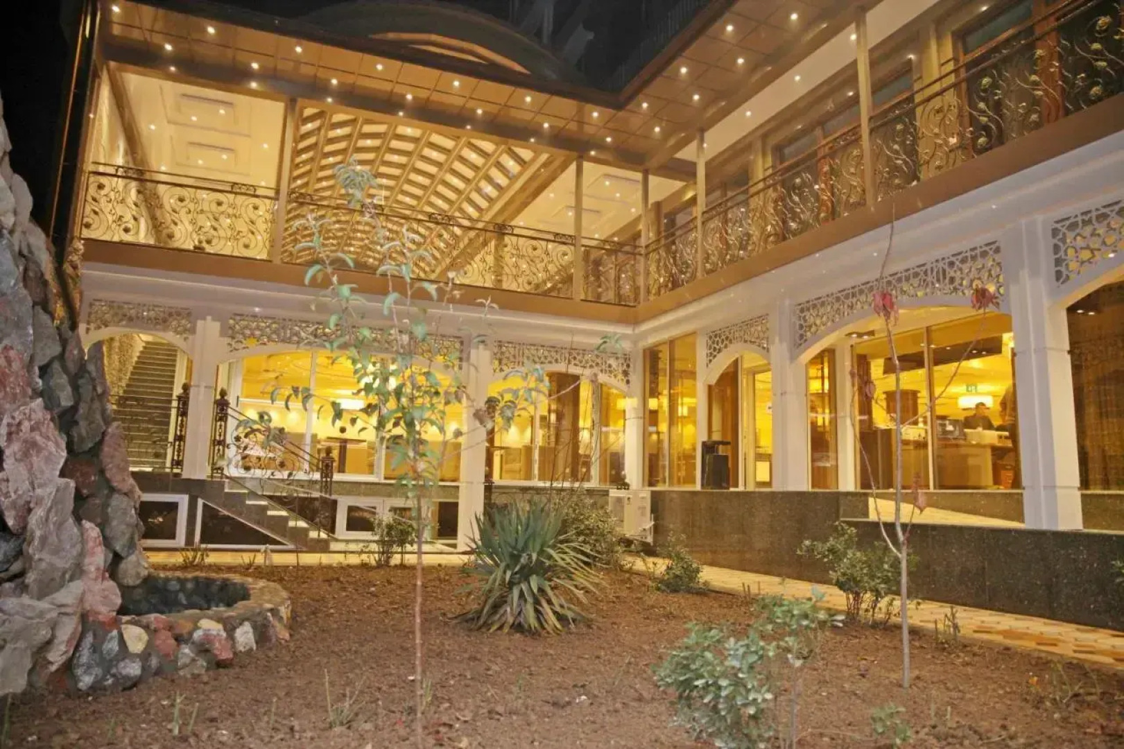 Отель Атлас