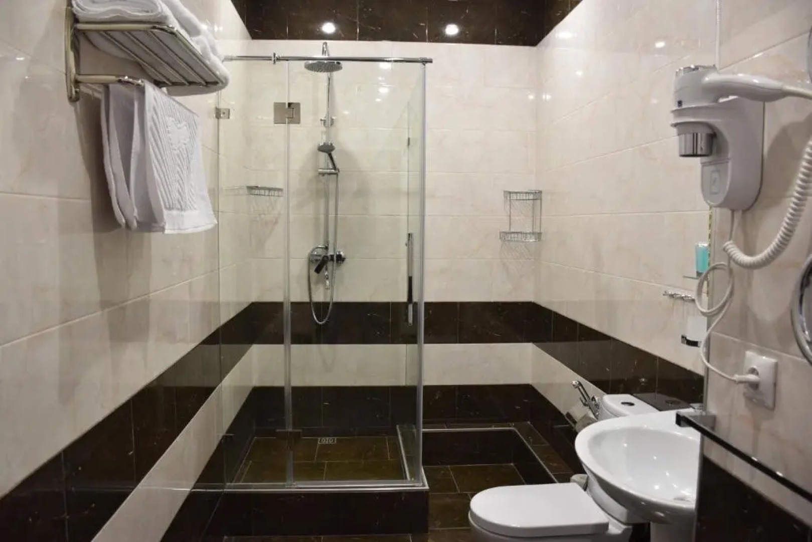 Отель Снежный Барс