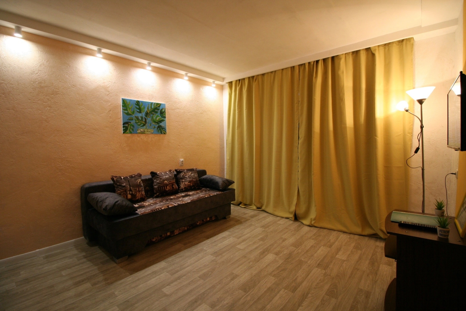 Квартира Оранжевая на Мира Кириши