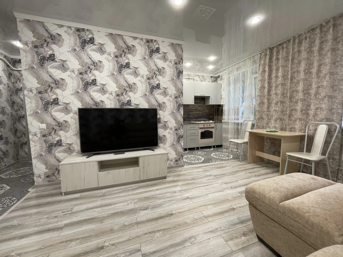 Апартаменты на Проспекте Строителей 27-4