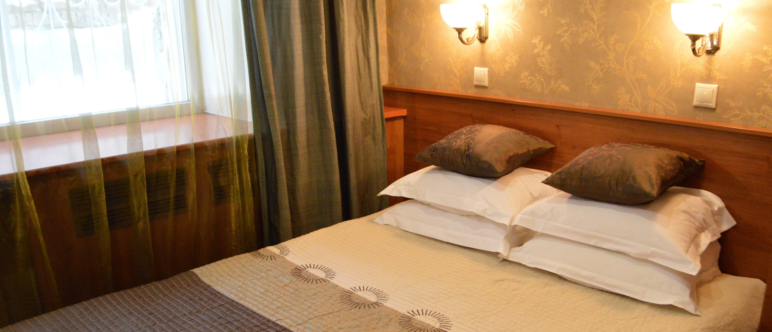 Отель Моника