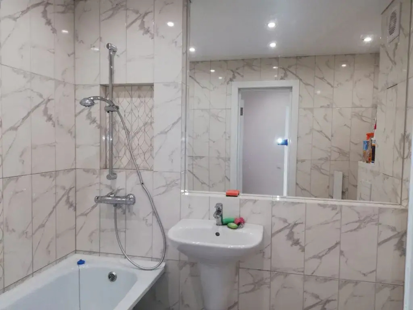 Апартаменты у Мирожского монастыря