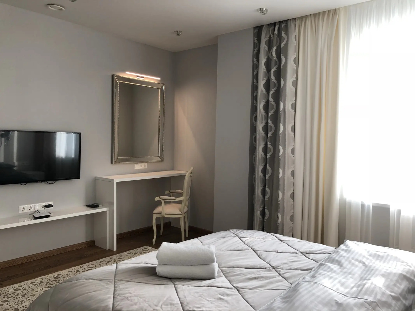 Апартаменты 4-комнатные HomeApart Сторожовская, 6