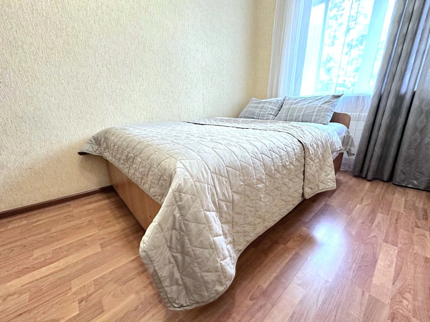 Квартира трехкомнатная в центре на Весенней