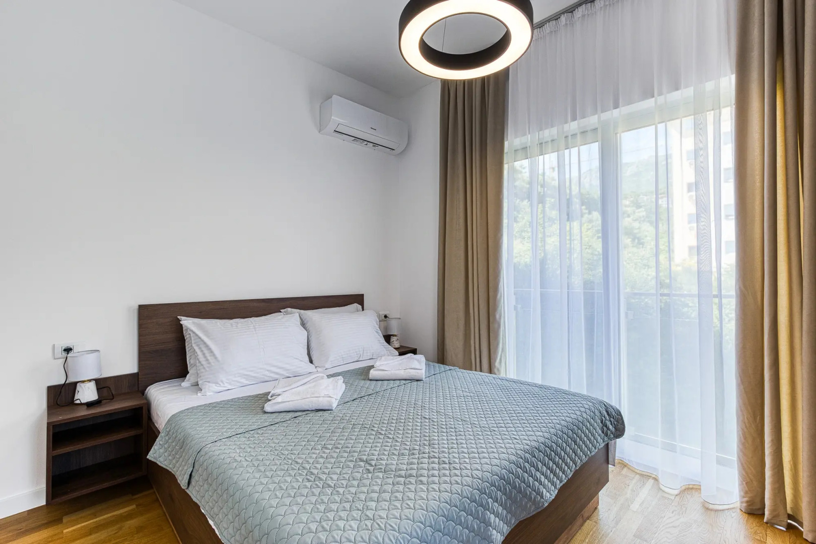 Апартаменты Sunny Side Three Bedrooms
