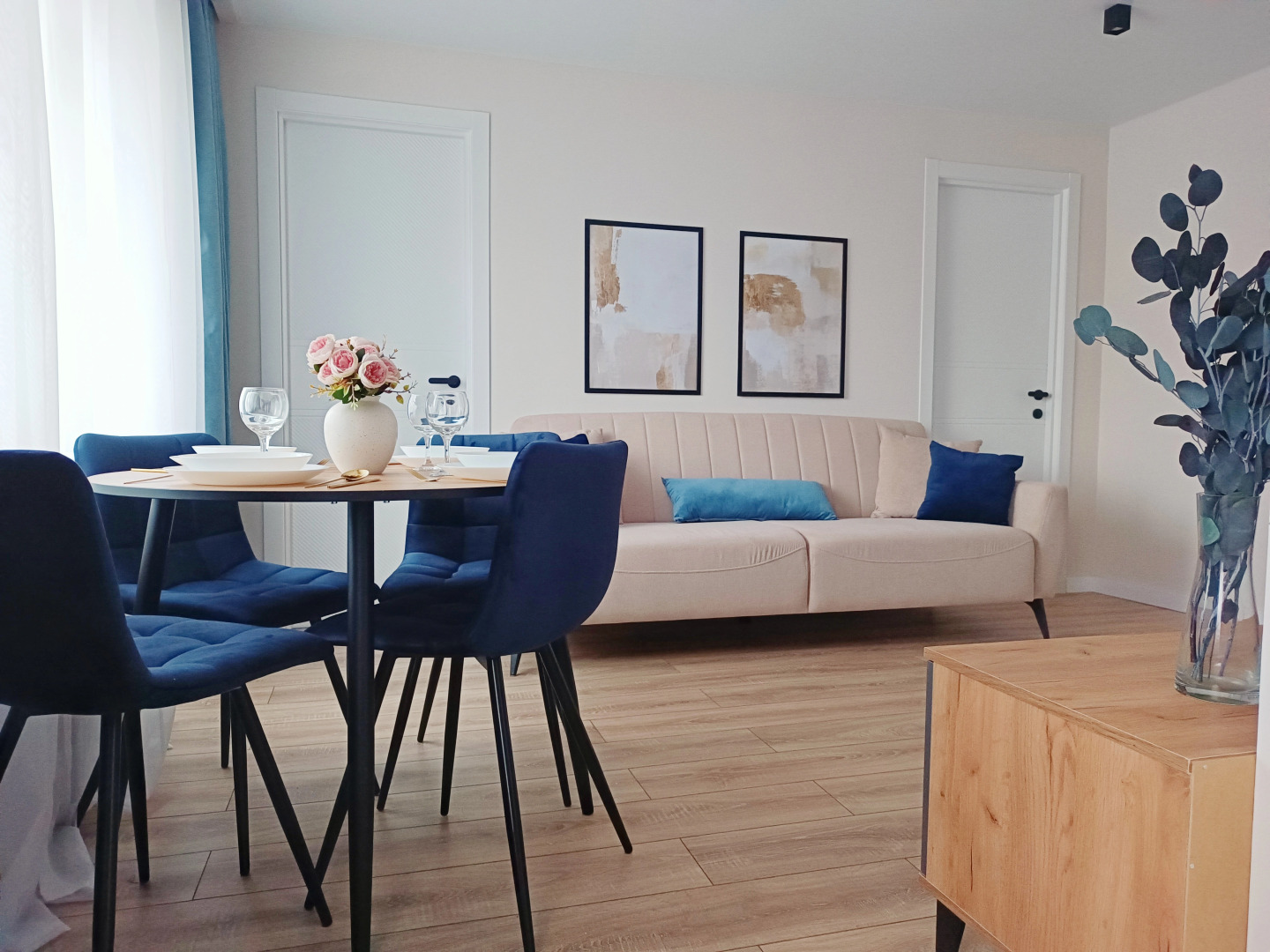 Двухкомнатные Сканди апартаменты в Центре Города