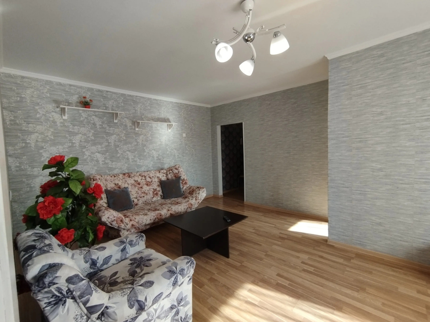 Двухкомнатные апартаменты возле ж/д и автовокзалов, центр