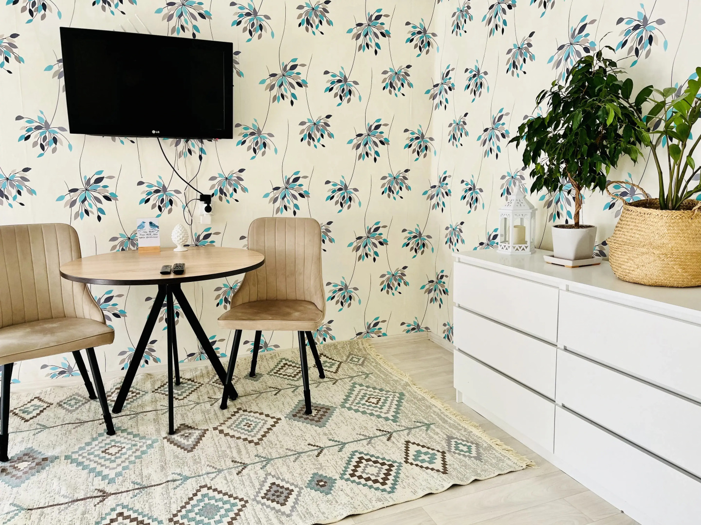 Апартаменты Двухкомнатные недалеко от вокзалов Sinyaya ptichka