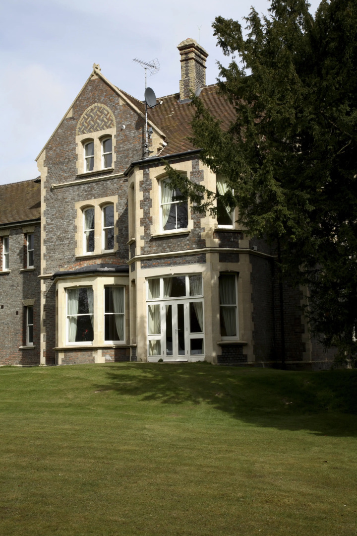 Апартаменты Basingstoke Sherborne House