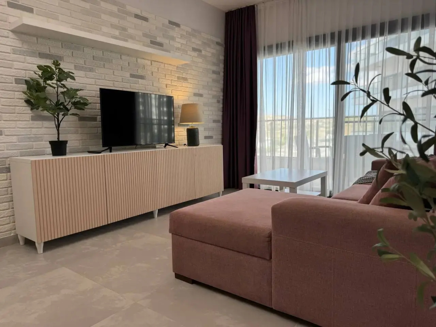 Апартаменты Современные апартаменты в закрытом комплексе