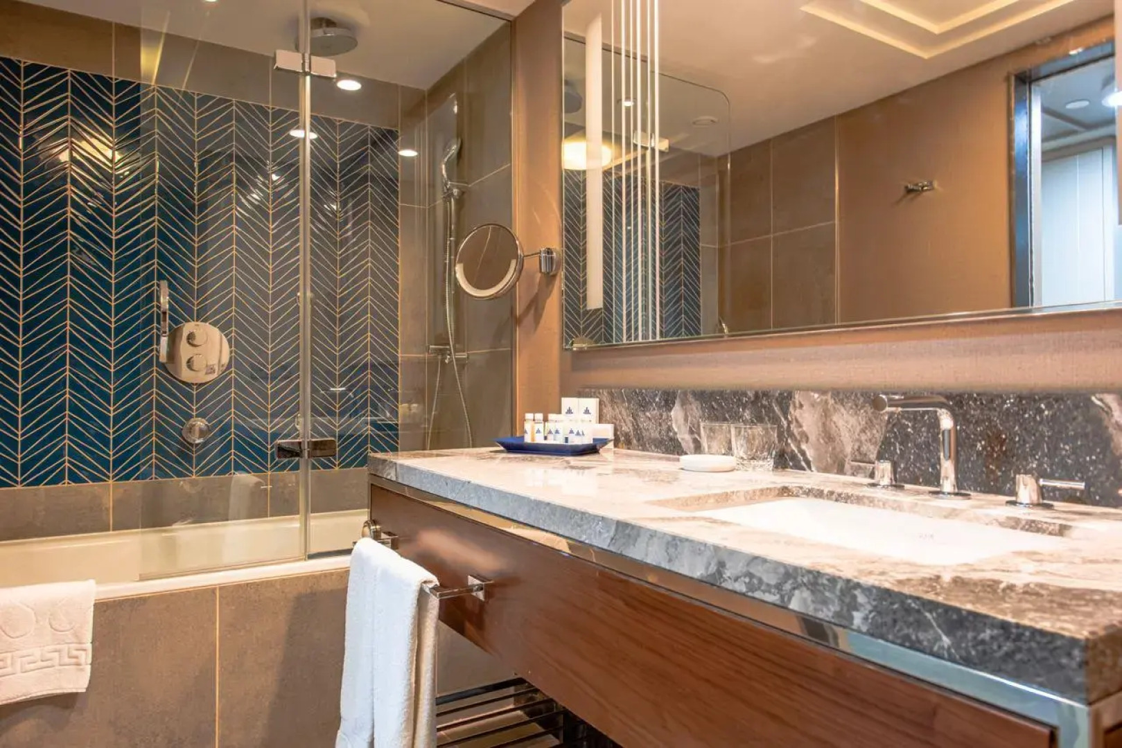 AZIMUT Гранд Отель Ташкент