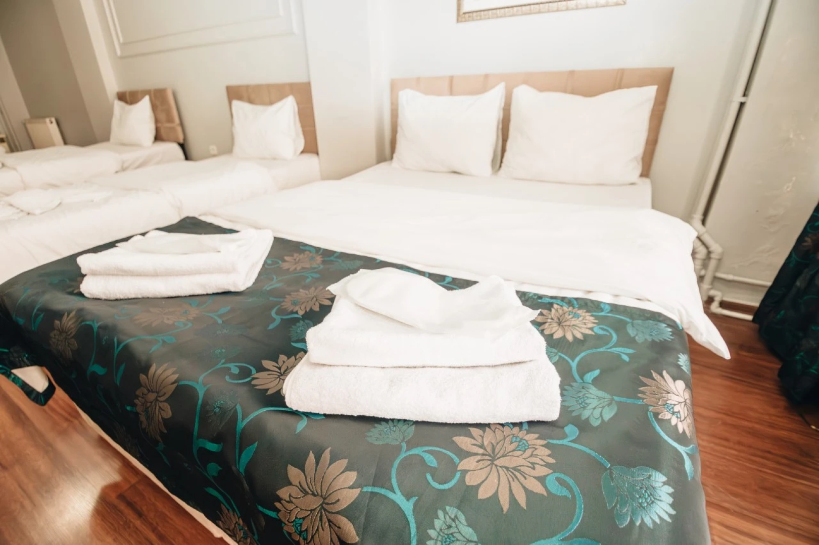 Отель Safran Suites