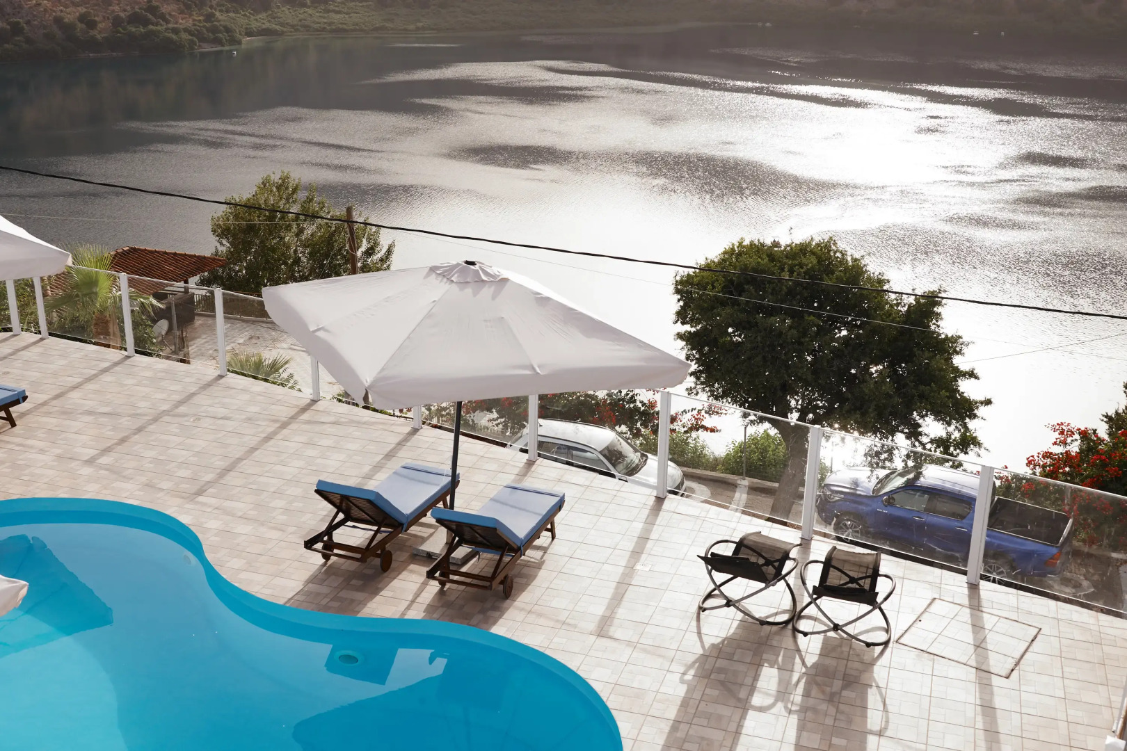 Отель Lake View Suites