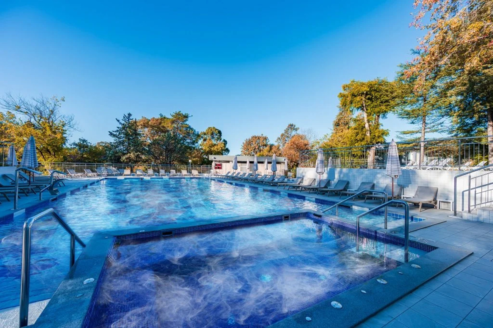 Апартаменты в отеле с видом на море. Космос 522