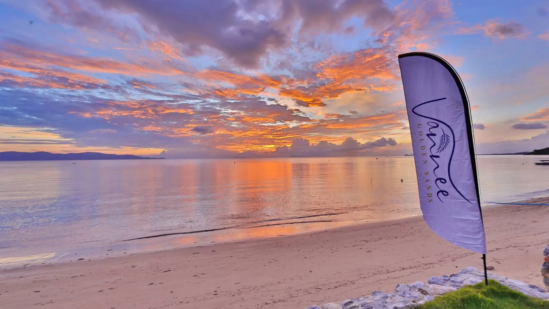 Отель Vannee Golden Sands Resort