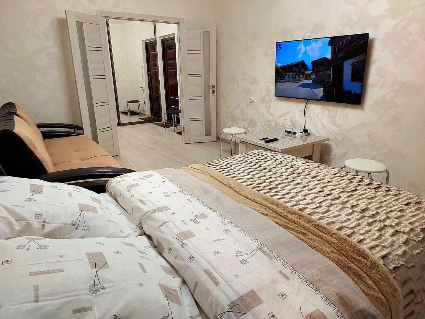 Апартаменты Современная 3-х комнатная квартира