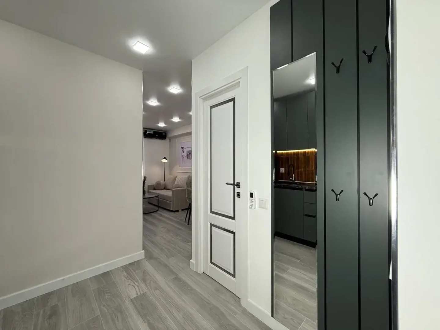 Квартира New trendy 1bd apt, Unbeatable location