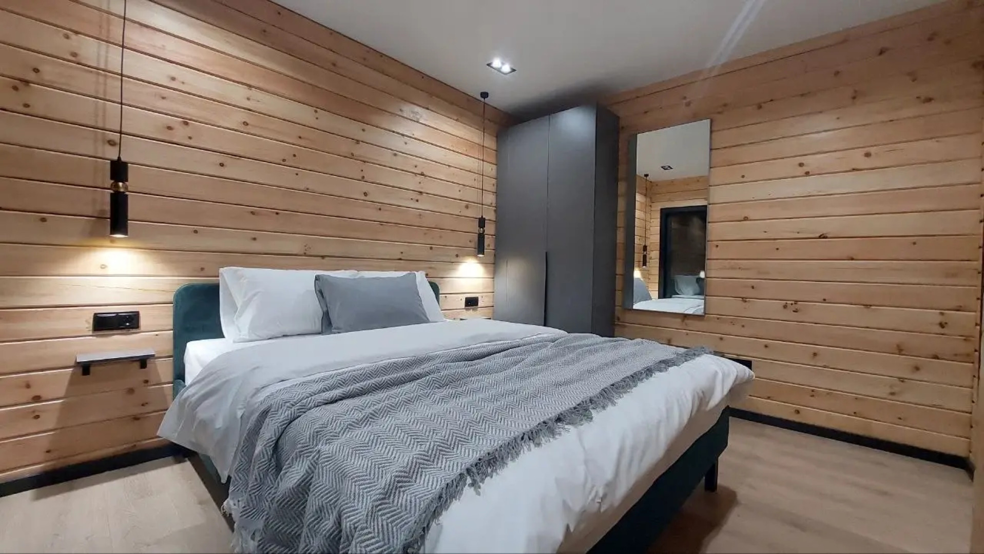 Гостевой дом Деревянный дом с камином в лесу на Славянской