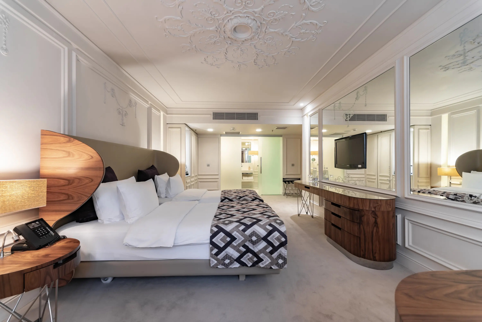 Crown Hotel St. Petersburg