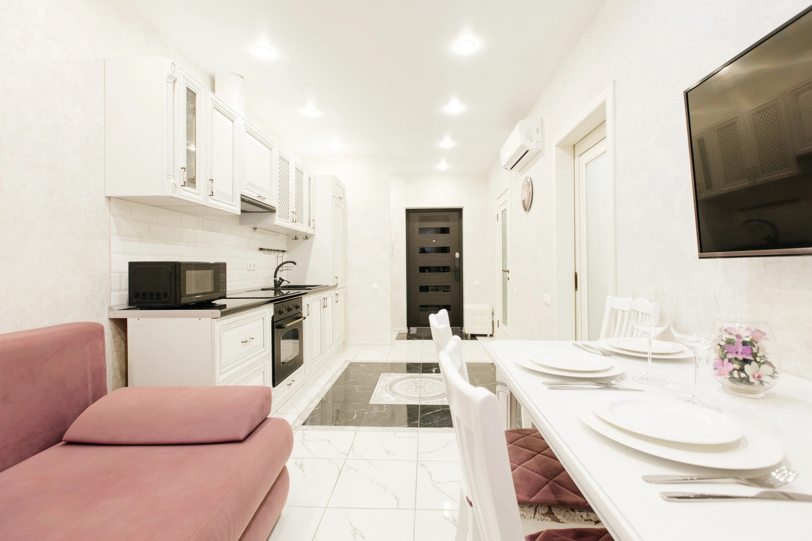 Апартаменты Red Apartments Нижнеимеретинская 137А Армада