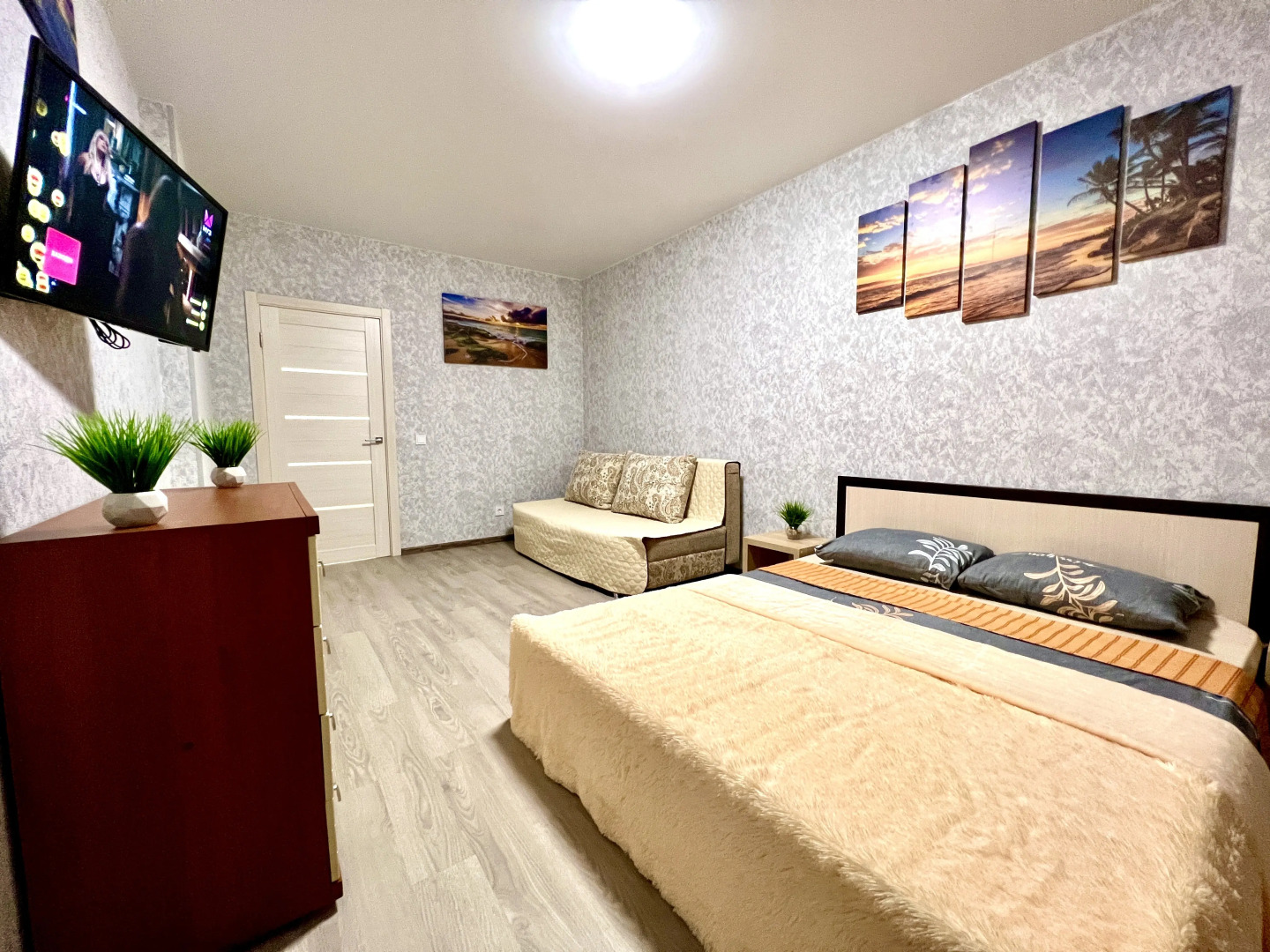 Апартаменты Уютные в ЖК Академический на 8 этаже (рядом с Парком Гагарина) пр-кт К.Маркса, 242