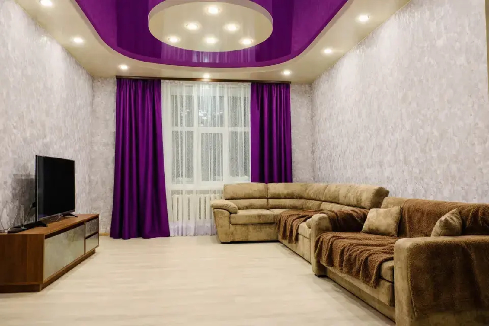 Просторная 3-квартира в центре города рядом ДКШ ЛПУ Газпром