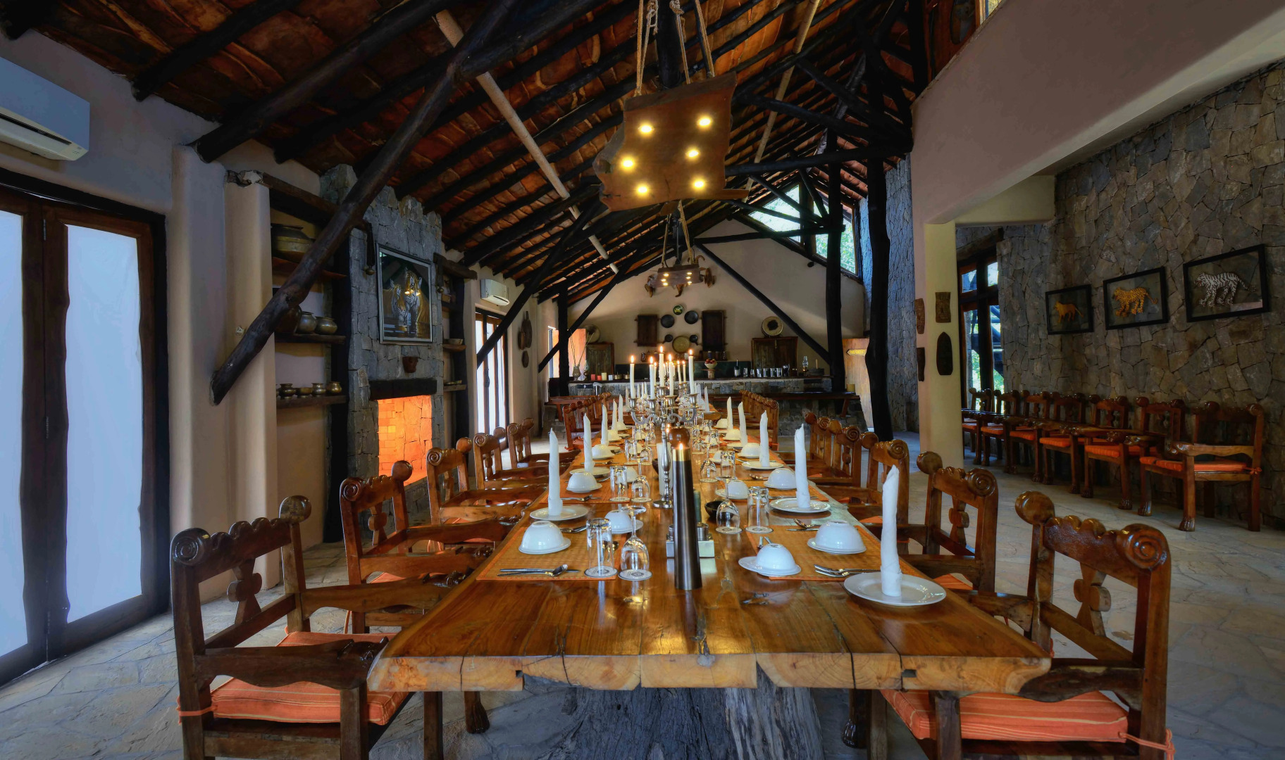 Бунгало Pugdundee Safaris - Kanha Earth Lodge