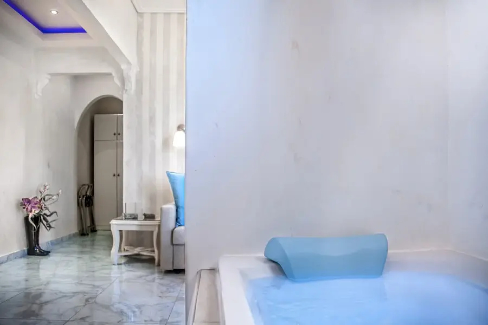 Отель Panorama Suites & Spa Adults Only