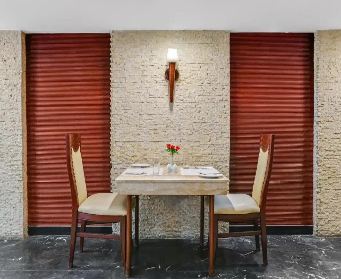 Отель Aura Inn Tiba Pyramids