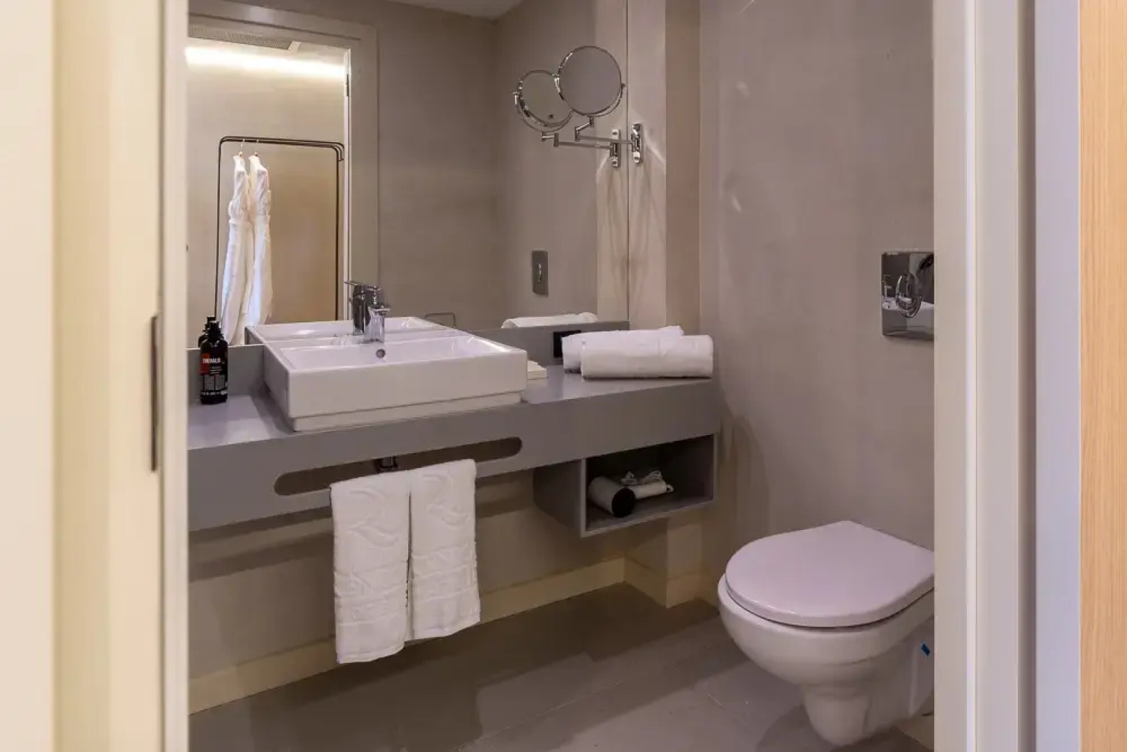 Отель Renion City