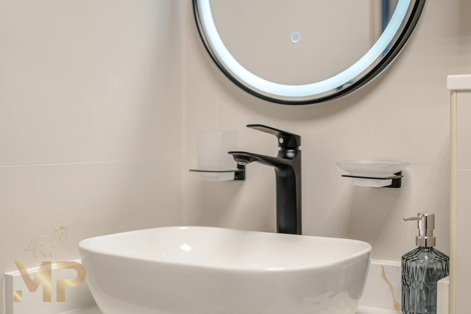 Апартаменты Marco Polo - Enjoy Marina views from a cozy 1BR in Dubai Marina