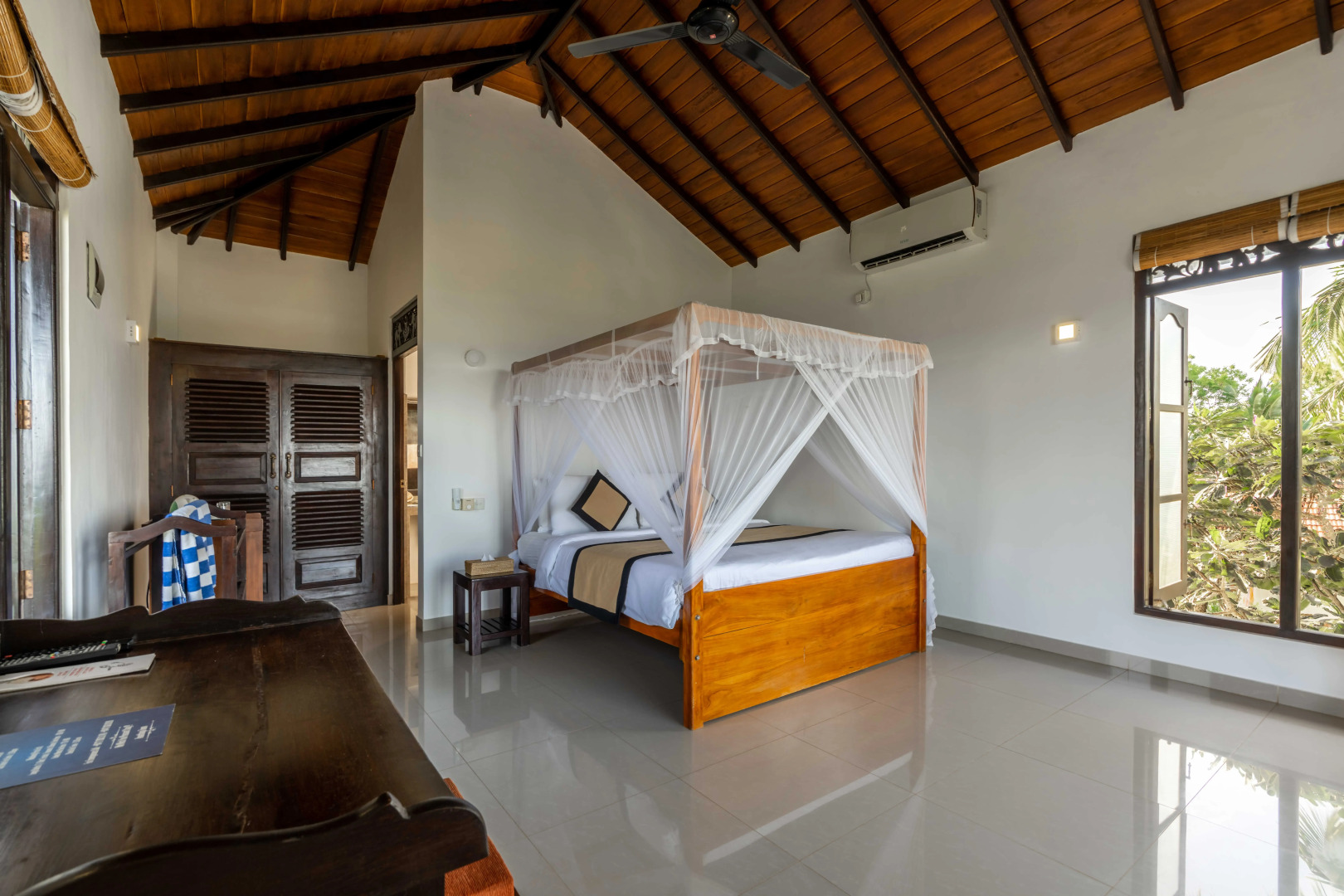 Курортный отель Ananthaya Beach