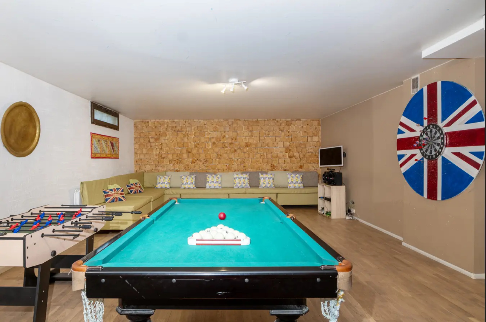 Частный дом Белый Коттедж