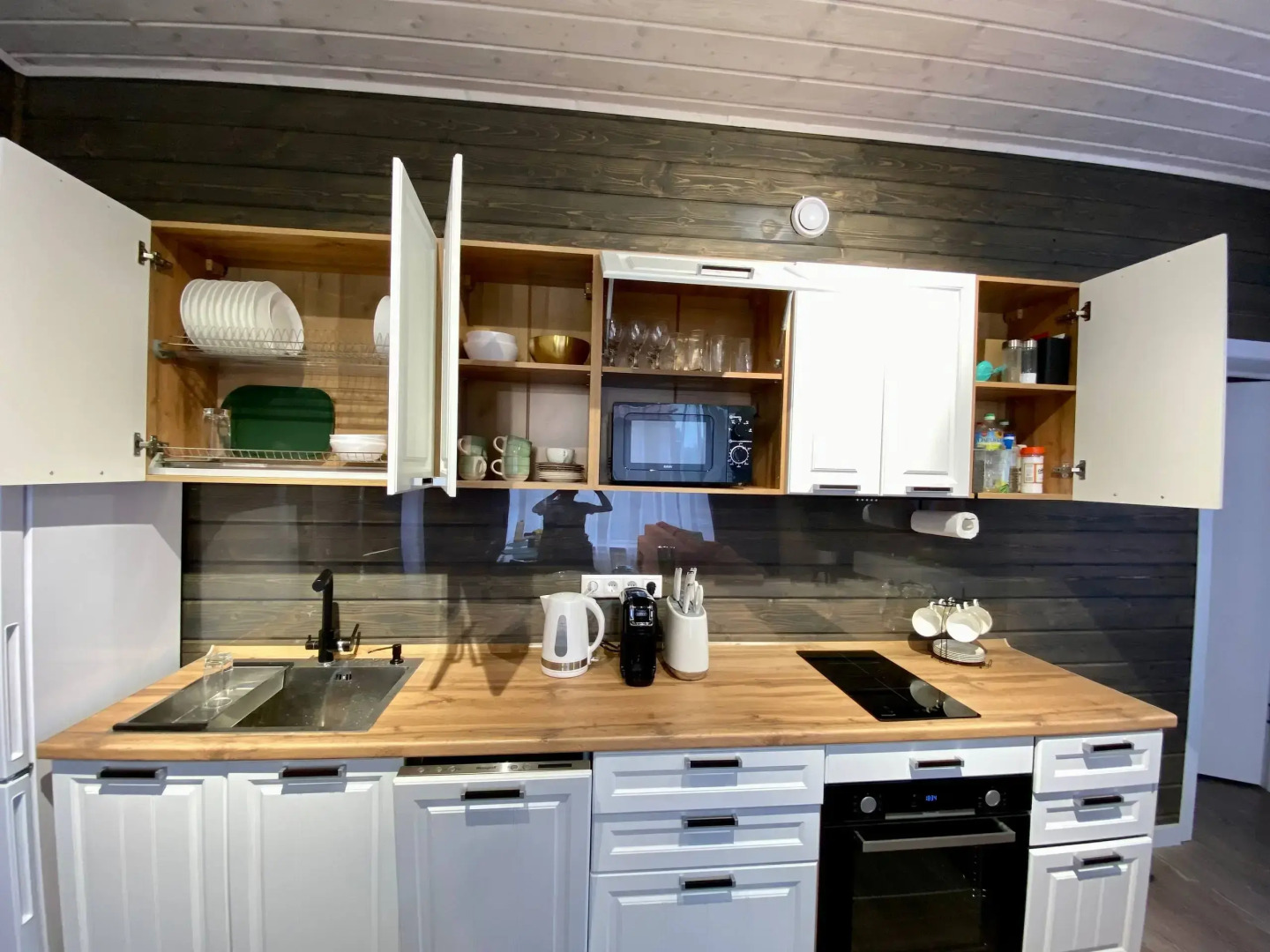 Частный дом дизайнерский великолепной уличной территорией