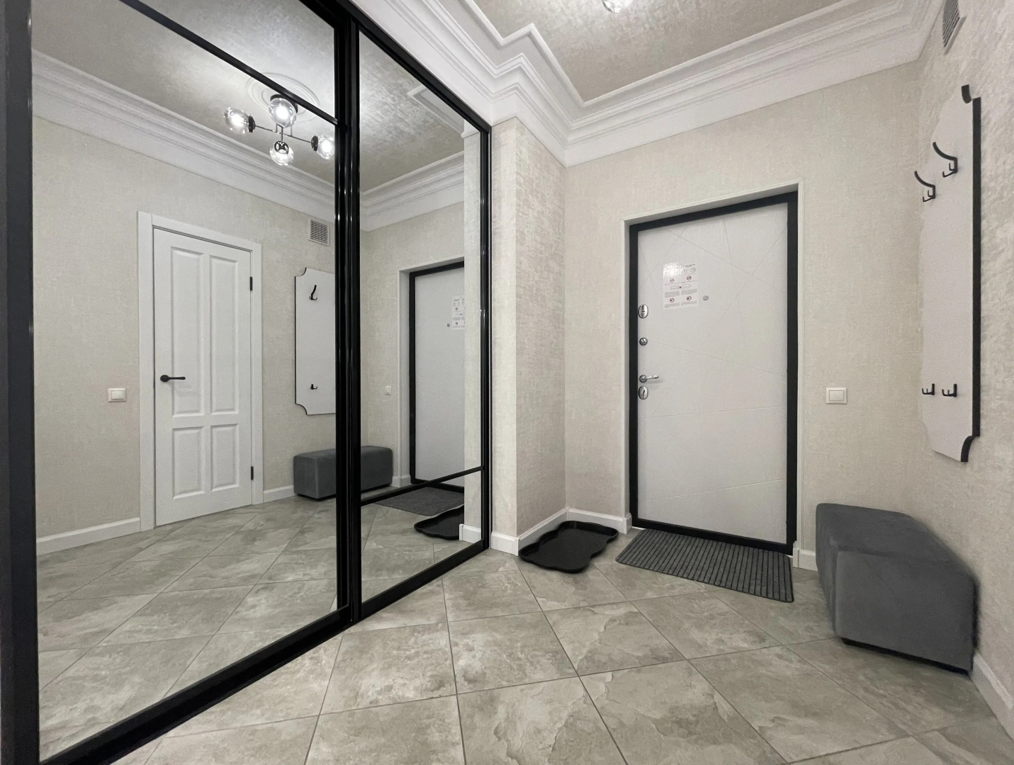 Апартаменты 2-комнатные HomeApart П. Мстиславца, 6