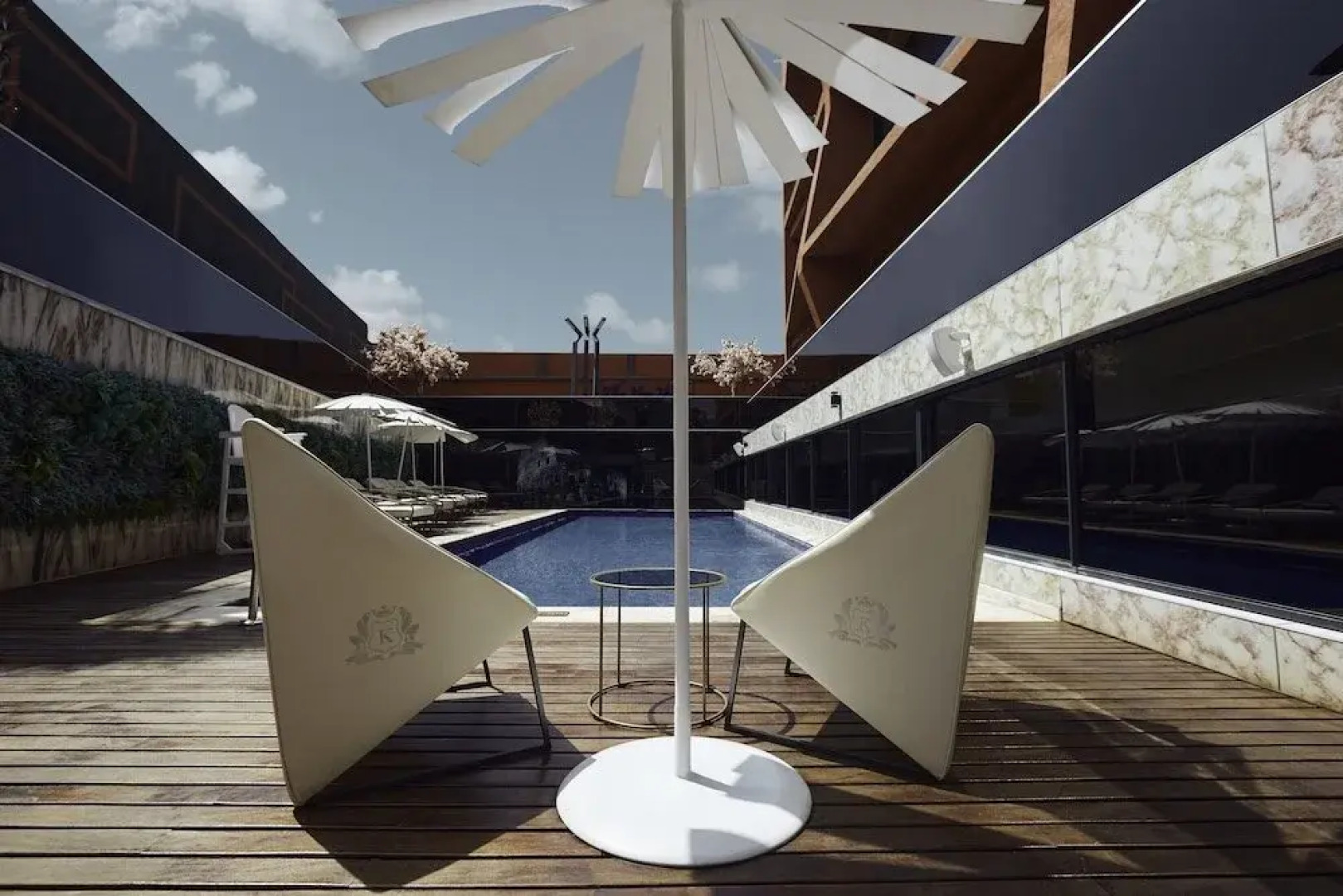 Отель Bel Air Crest Hotel & Suites