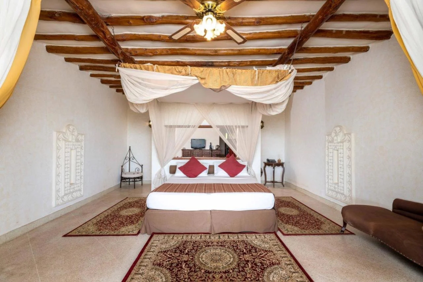 Курортный отель Karafuu Beach Resort & Spa