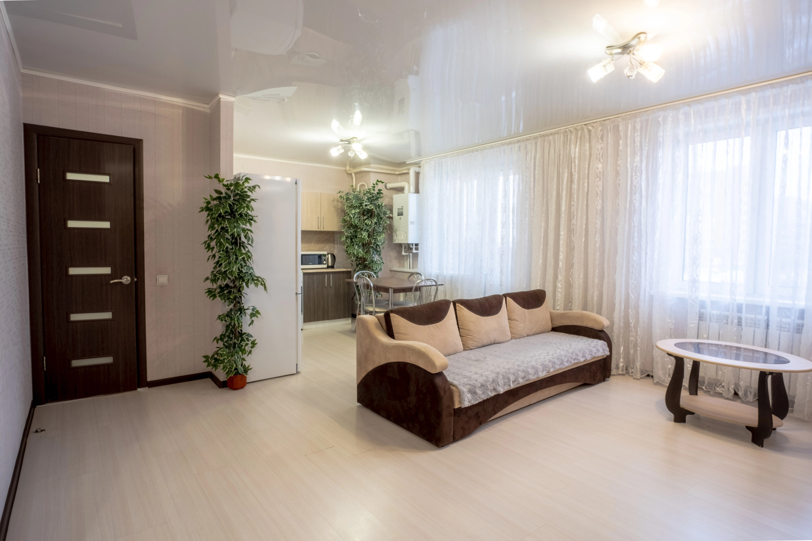 Апартаменты большие трехкомнатные на главном проспекте Тулы