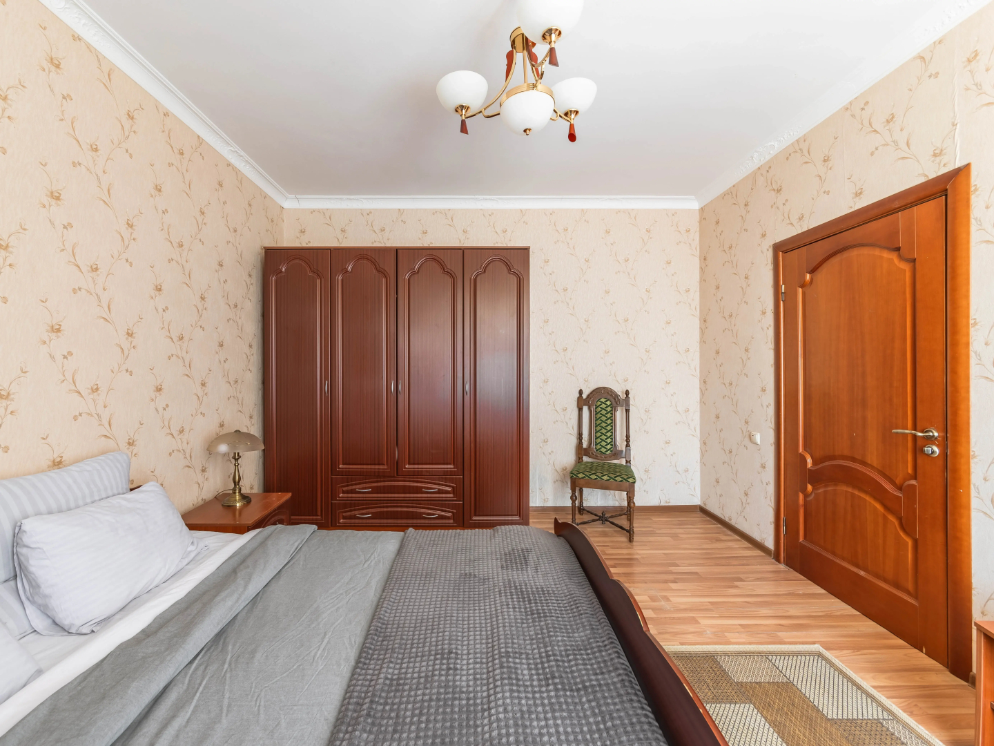 Апартаменты у Крейсера Авроры и Финляндского Вокзала