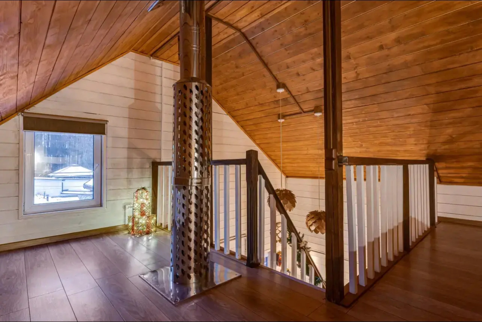 Частный дом с бaнeй на дpoвaх Harmony