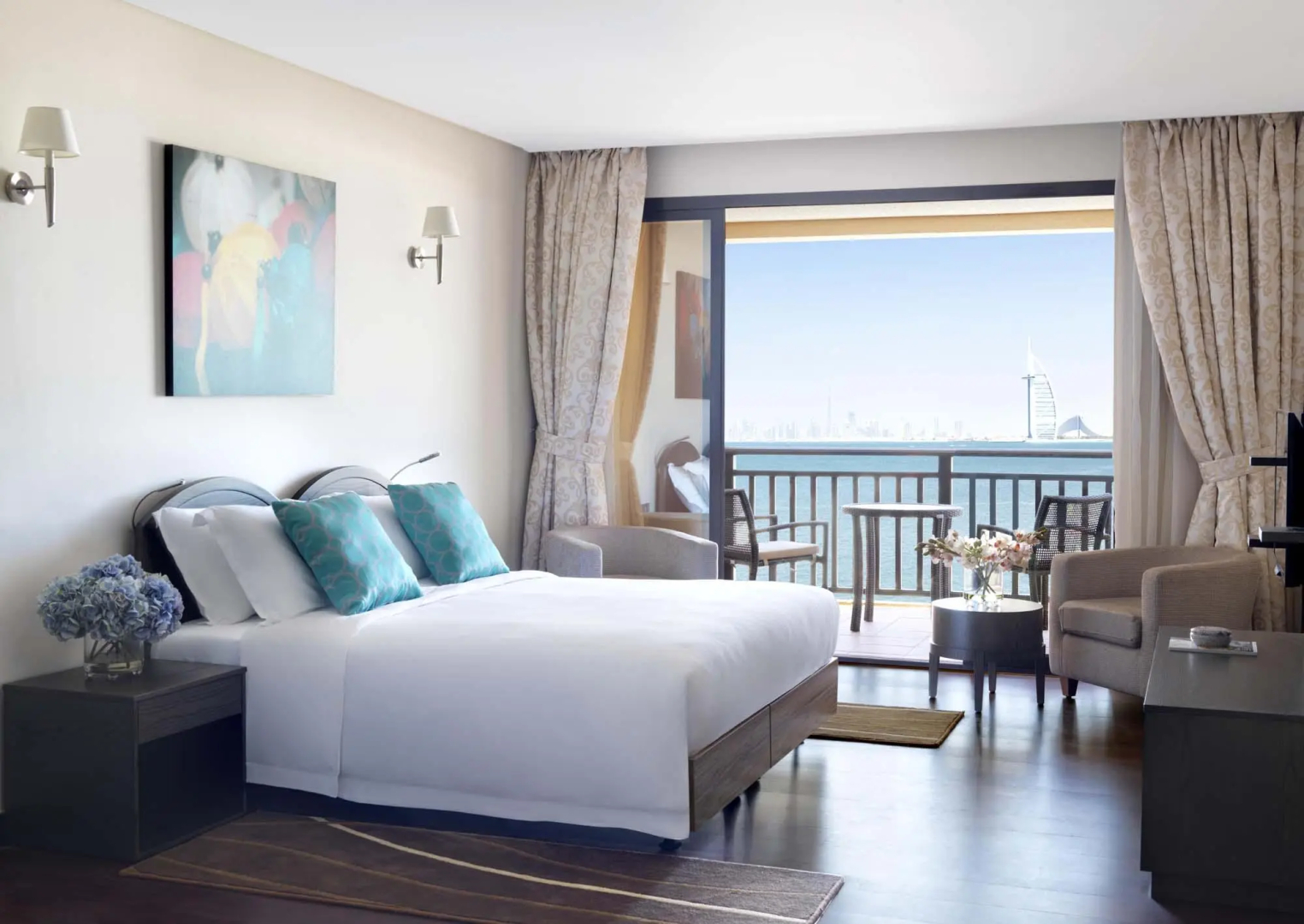 Курортный отель Anantara The Palm Dubai Resort