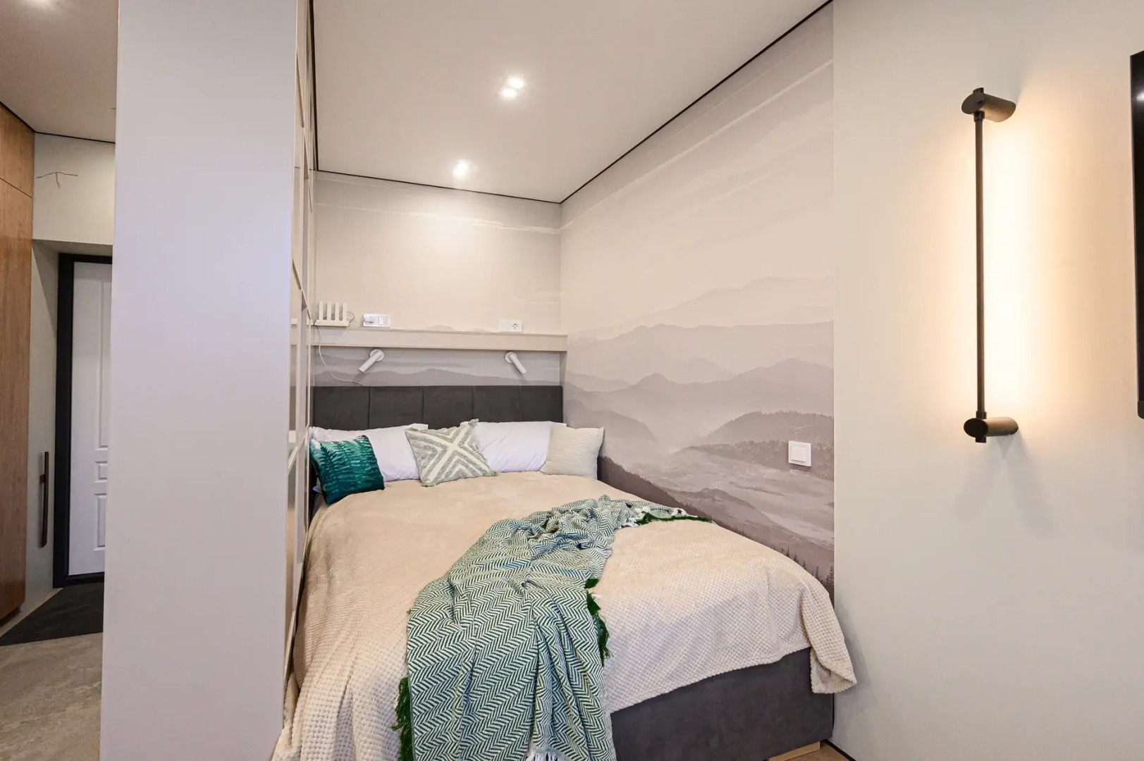 Квартира Стильная студия на Рассветной