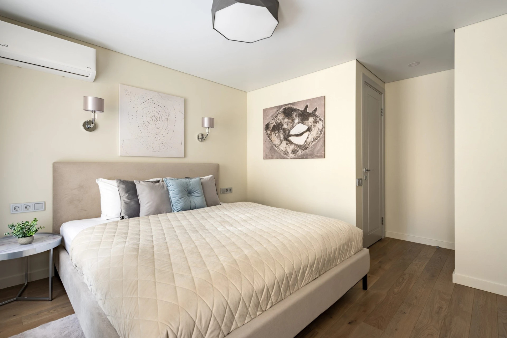 Апартаменты LetYourFlat Opera