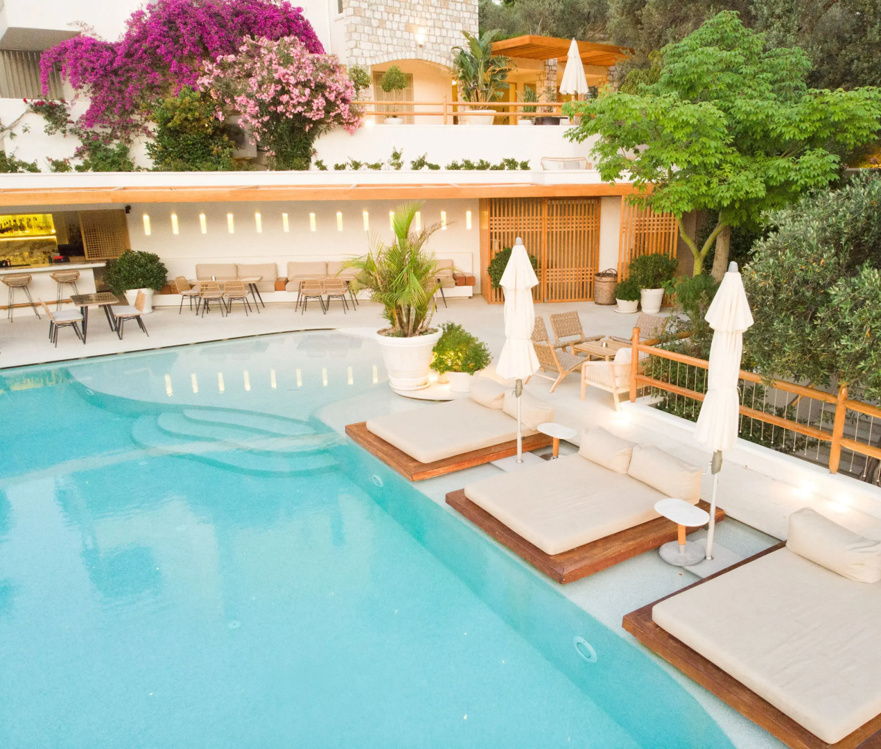 Отель Pilos Suites