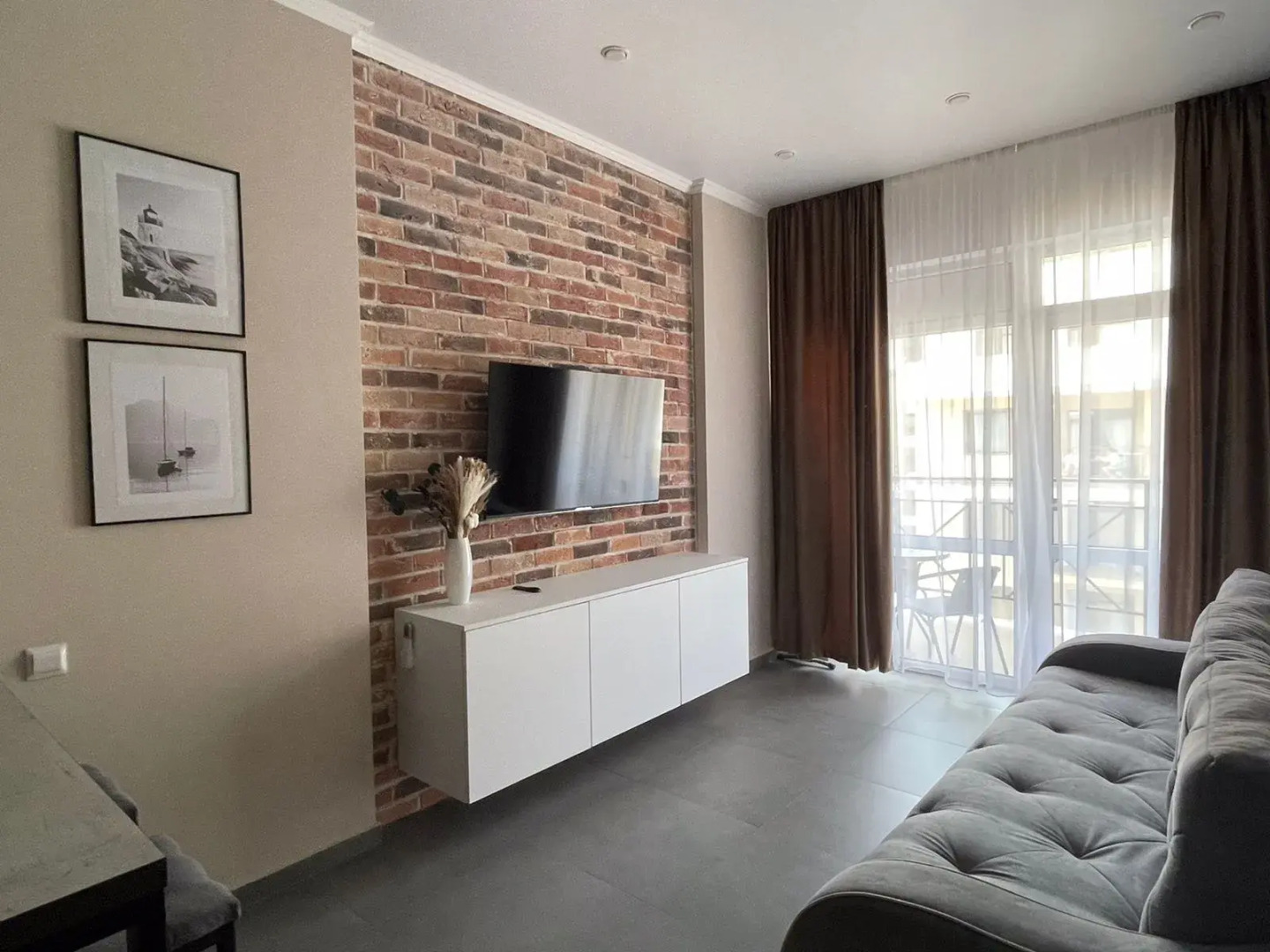 Апартаменты Комфортный семейных отдых у моря с видом на море и горы