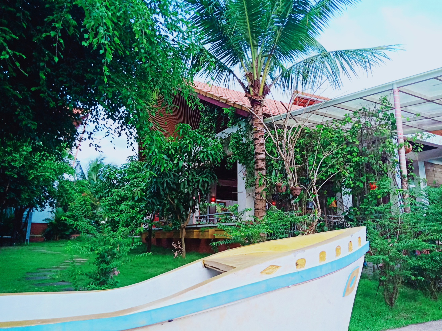 Отель Camellia Resort & Spa