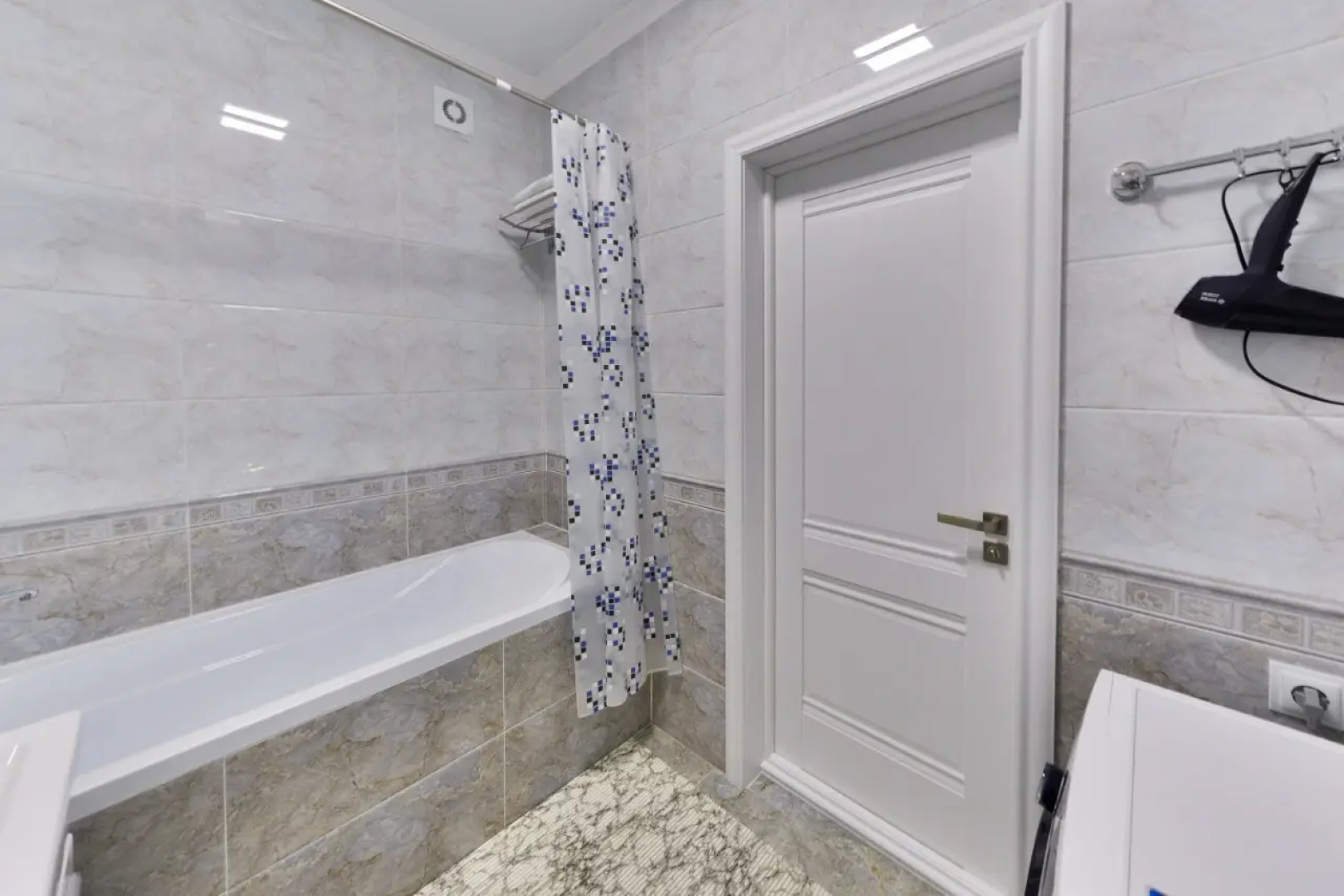 Апартаменты в центре Астаны с видом из окна