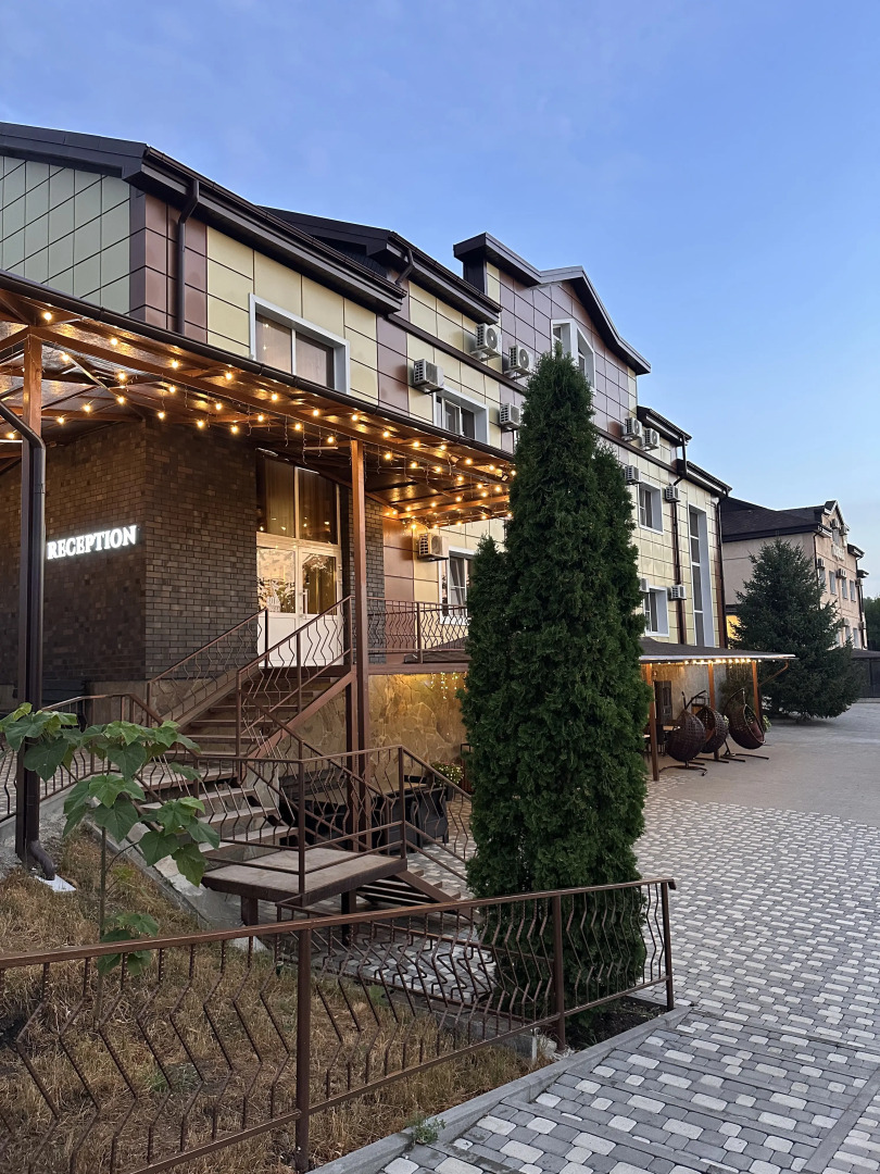 Отель Загородный Монест