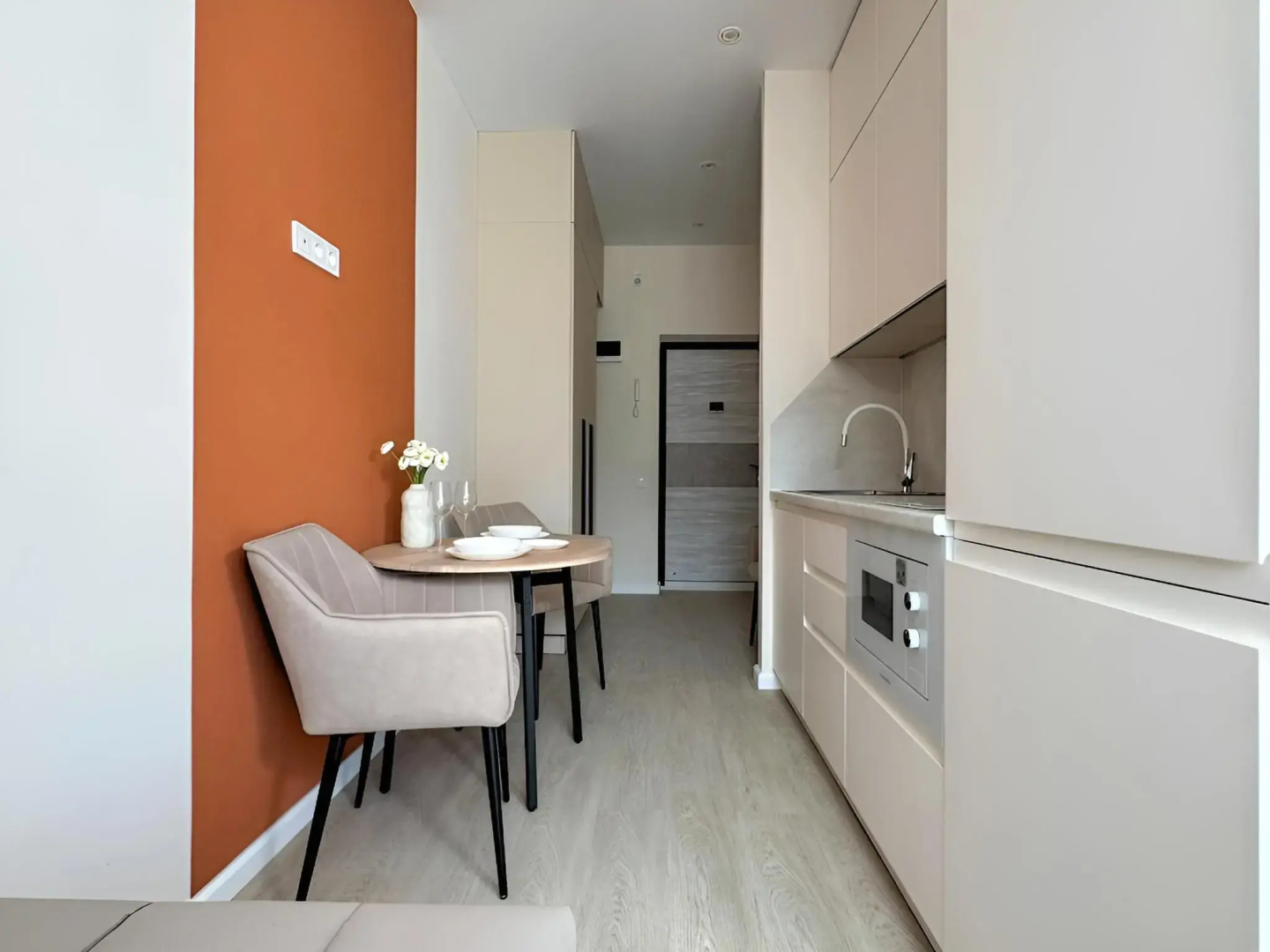 Апартаменты Яркая Студия с Видом на Море