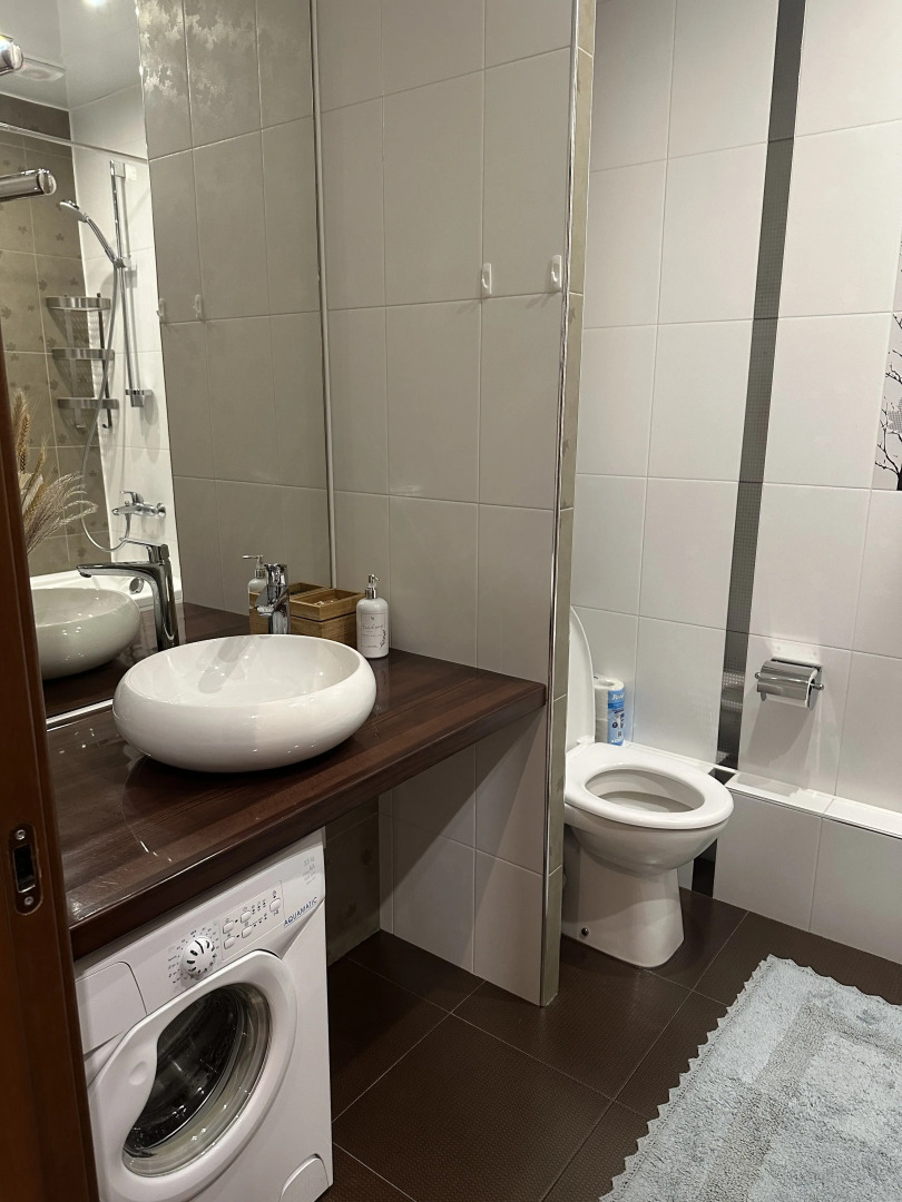 Квартира 2х комнатная у ТЦ Лотос плазы